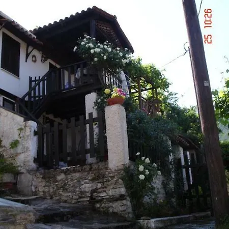 Forest House - Magnificent Sunset & Mountain View 度假居 Mikros Prinos