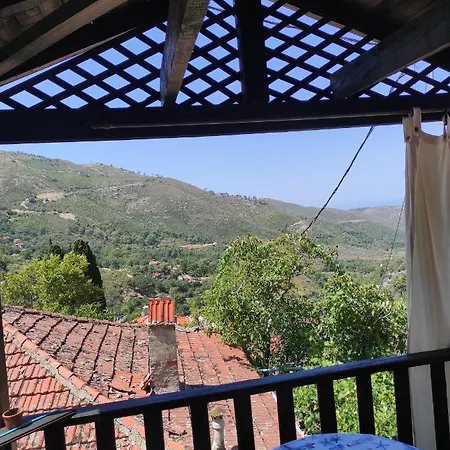Forest House - Magnificent Sunset & Mountain View Holiday home *